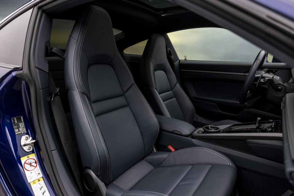 53956703-2.jpg